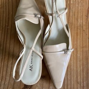 Anne Klein Cream Pointed Toe Heels